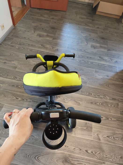 Велосипед-коляска Momi Invidia швидко розбирається вміщається в короб