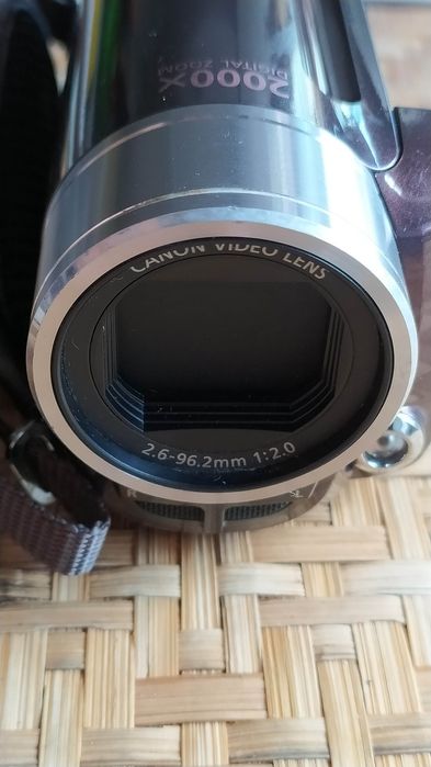 Відео камера CANON FS100E