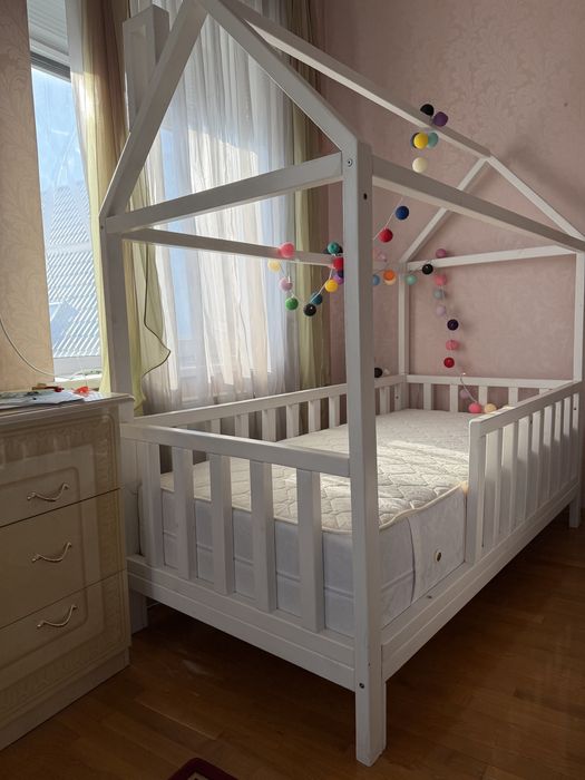 Дитяче ліжко будинок  99х198 см + матрас дитячий 90х190х30 см