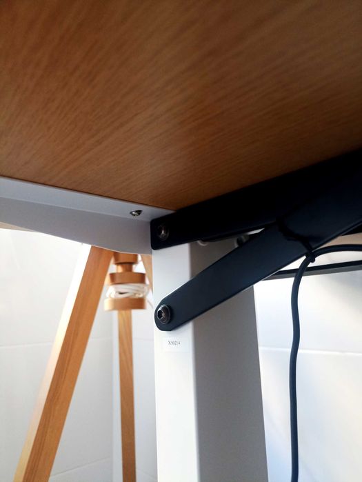 Secretária Elevatória / Standing Desk | Como Nova