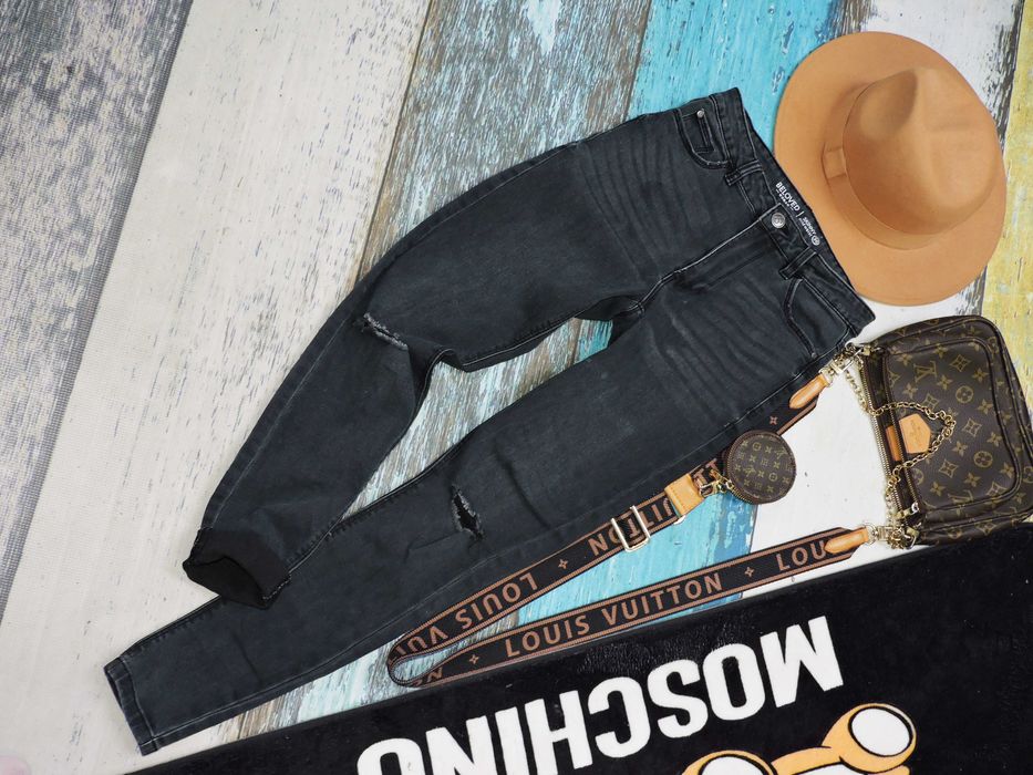 Beloved Spodnie rurki jeans mid waist M