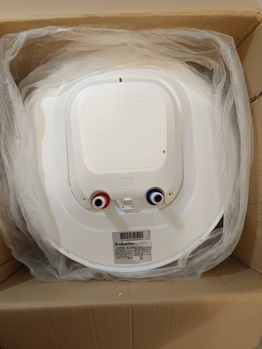 Продаю водонагрівач (бойлер). Ariston