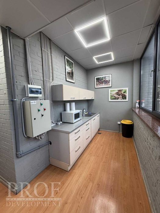 Бізнес центр классу В біля метро (565 м2)