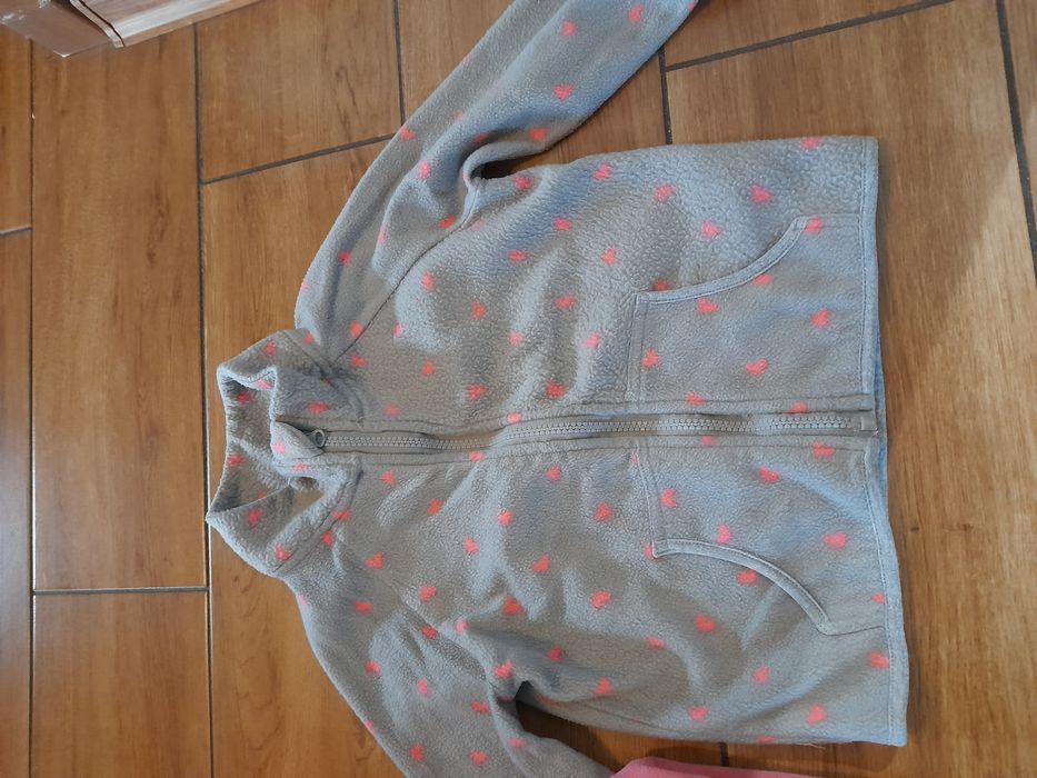 Sprzedam bluzy 104