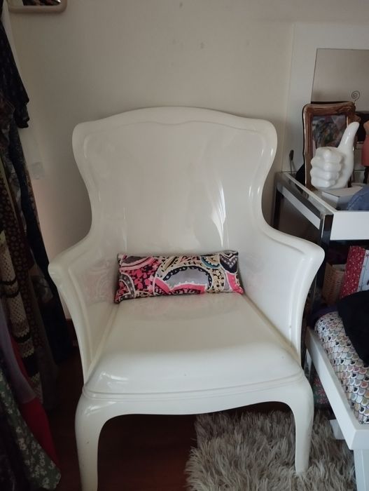 Poltrona grande Pedrali Pasha 660 em branco