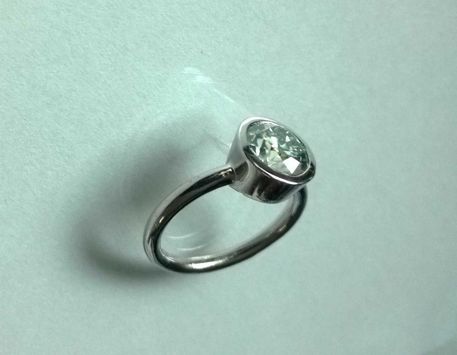 Srebrny pierścionek z moissanitem  3 ct (+ )  r. 16 (16.5) , VVS1