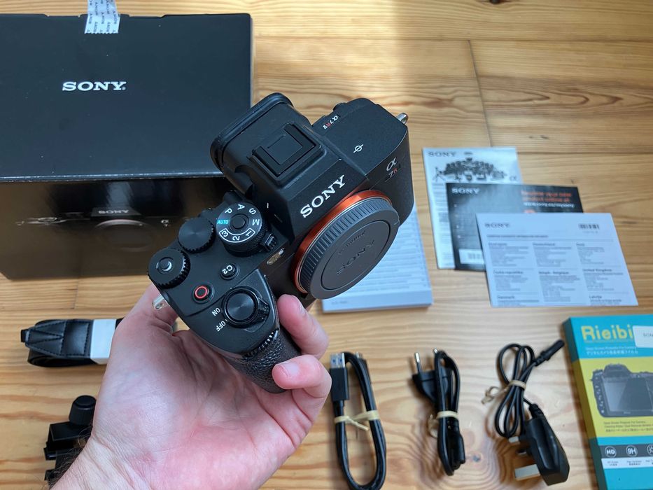 Câmara Sony a7R V (full-frame, 61 MP)