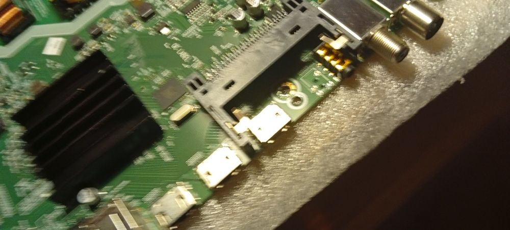 Placa Principal (Main Board) / Fonte Integrada TV Hisense