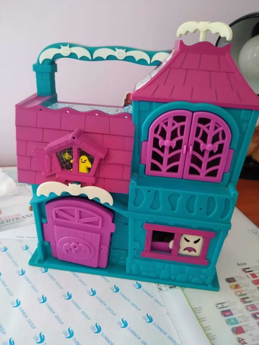 Pinypon estábulo, ambulância veterinária e casa assombrada