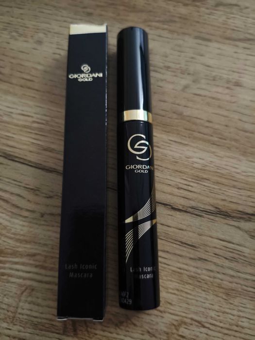 Tusz do rzęs Giordani Gold Iconic - Black