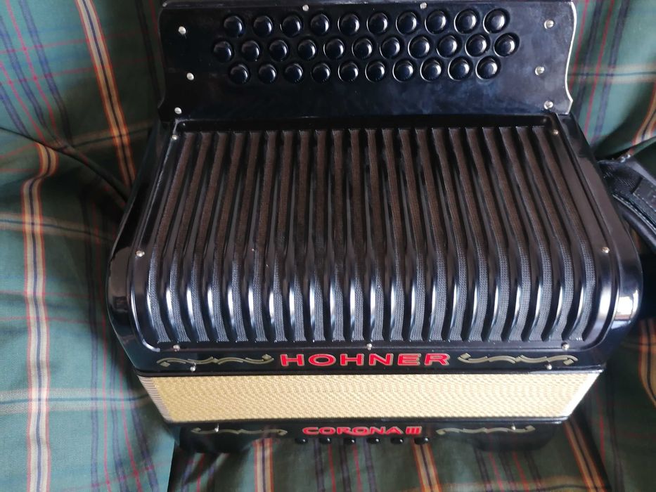 Concertina Hohner Corona lll 3* Voz Funana