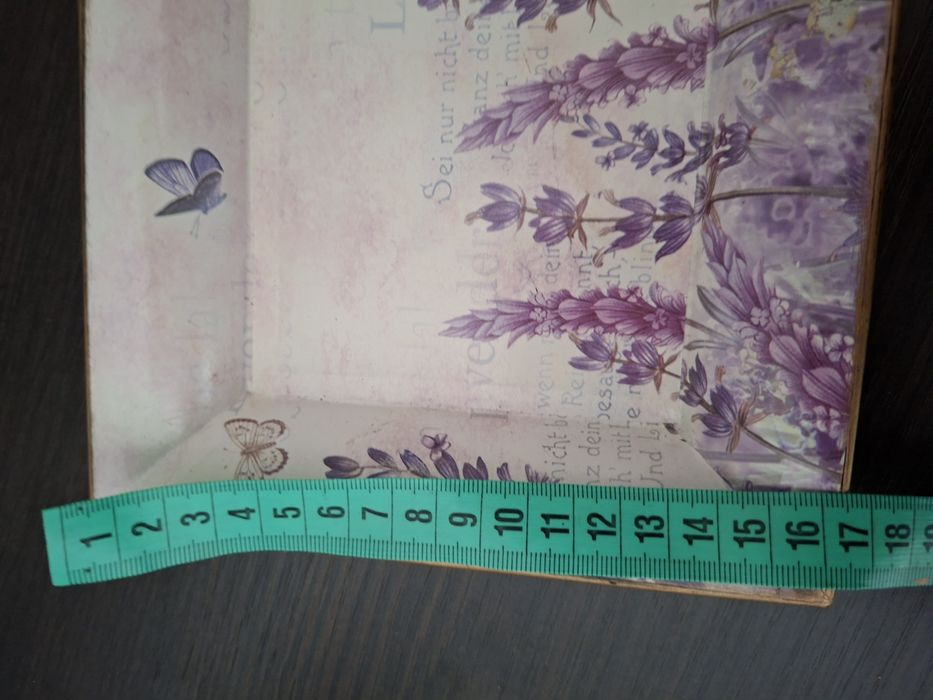 Витончений декоративний піднос з Греції у прованському стилі.