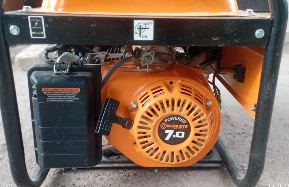 Продам генератор 3100W