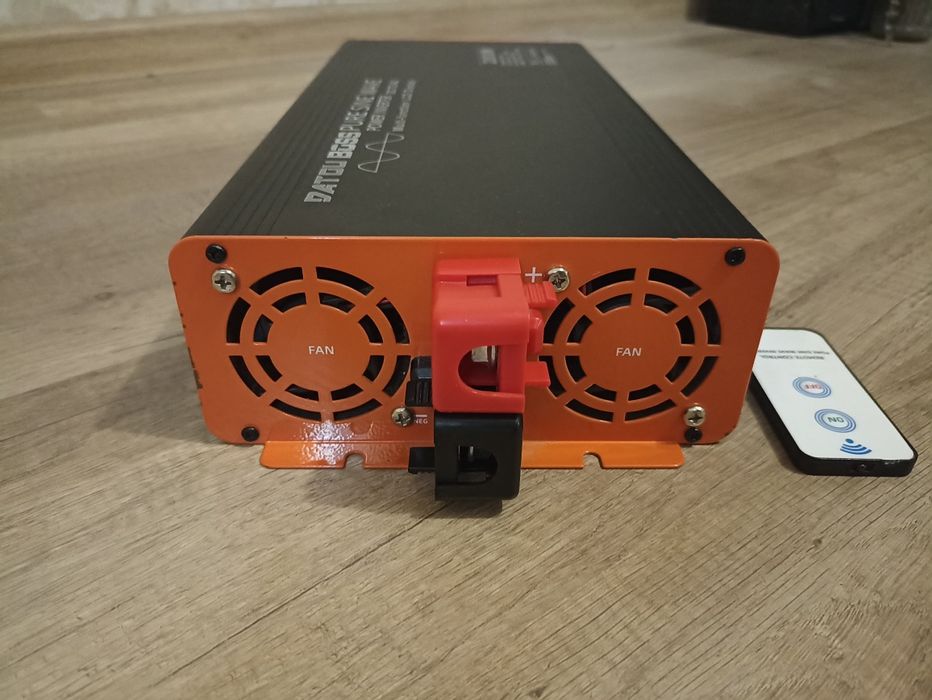 Інвертор DATOUBOSS 2000Ватт, 24/220 + подарунок.