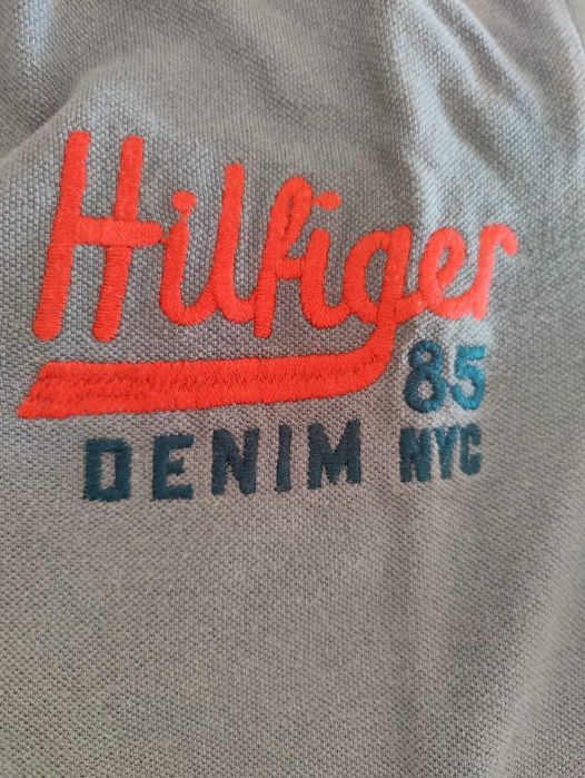 Polo Tommy Hilfiger tam. L em muito bom estado RESERVADO