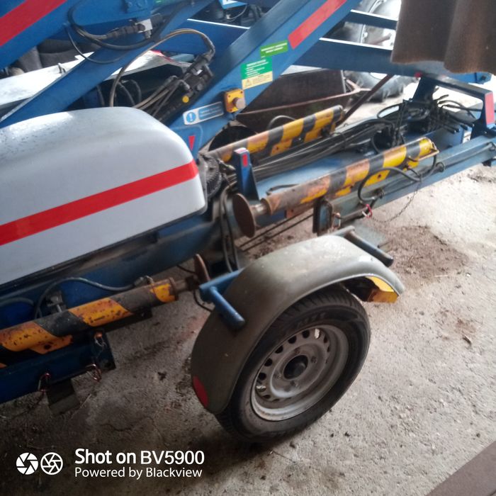 Plataforma elevatória rebocavel