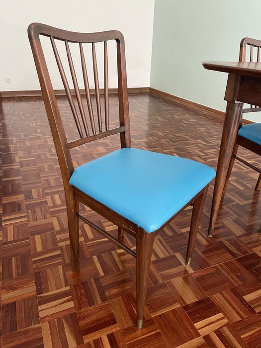 Mesa e cadeiras vintage