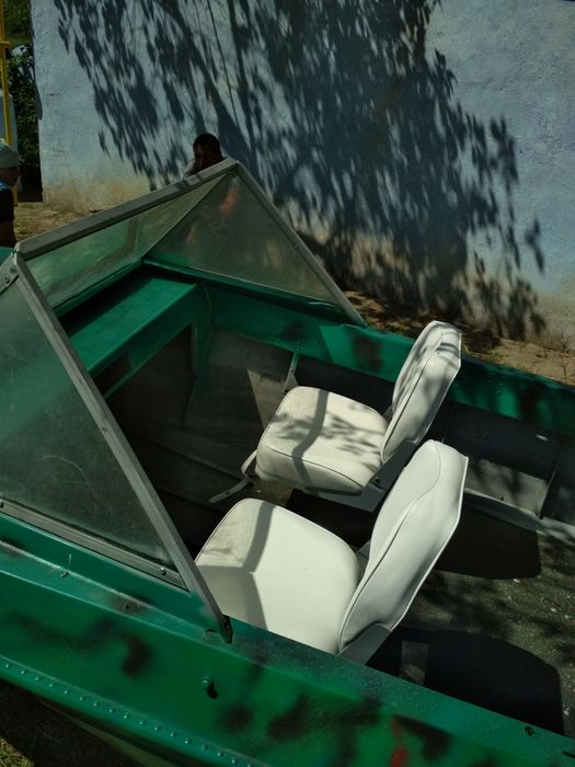 Лодка Крым в хорошем состояние !