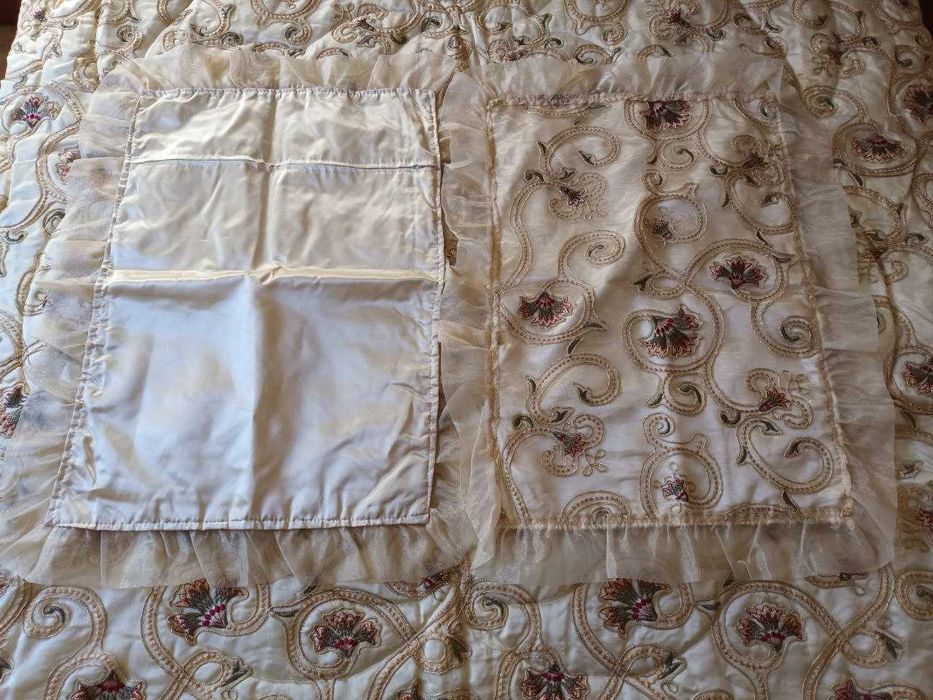 Manta com 2 Capas de Almofada a Condizer