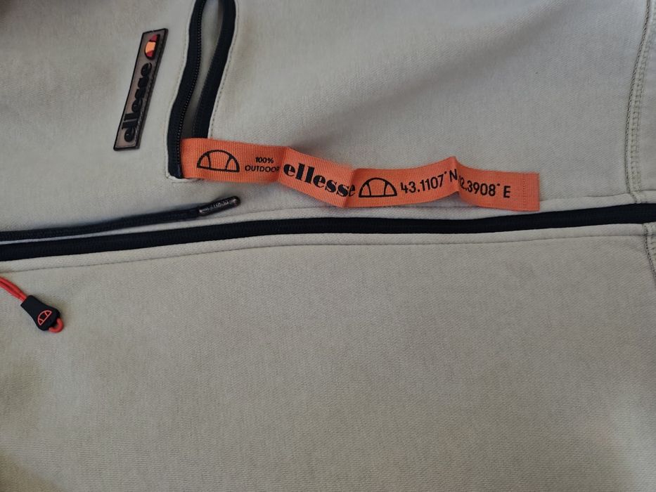 Продам оригинальную кофту Ellesse