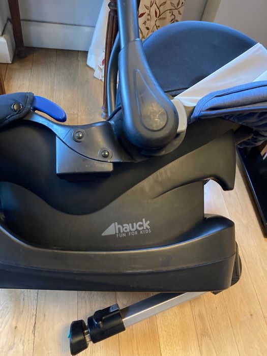 Fotelik samochodowy Hauck plus baza