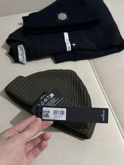 Шапка stone island оригинал, в рубчик