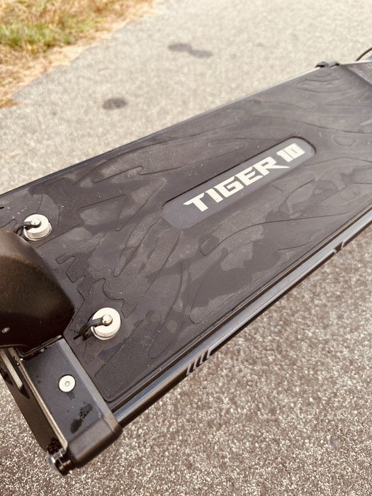HILEY TIGER 10 V4 LR  2X1000W  52V 25,6Ah   KASK GRATIS
