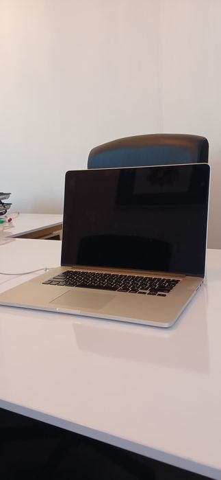 Продам Macbook pro