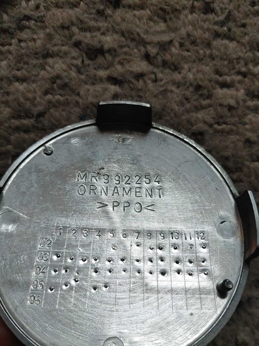 Dekielki alufelgi Mitsubishi Pajero MR992.254 oryginal 81mm x 80mm