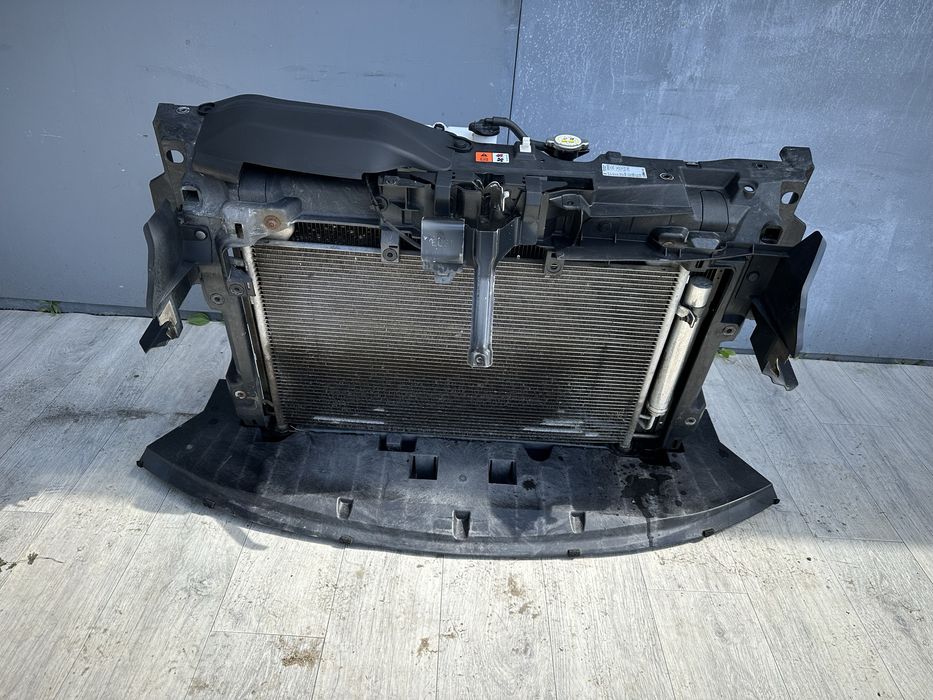 Установочная панель передняя взборе телевизор Mazda CX7