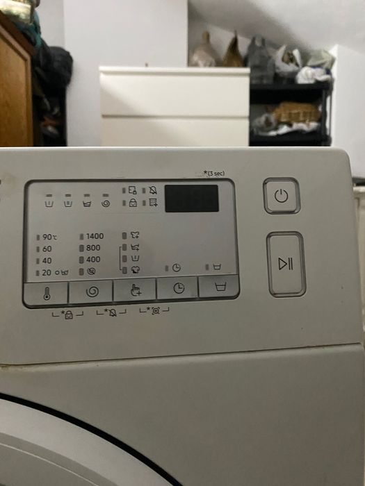 Máquina lavar roupa