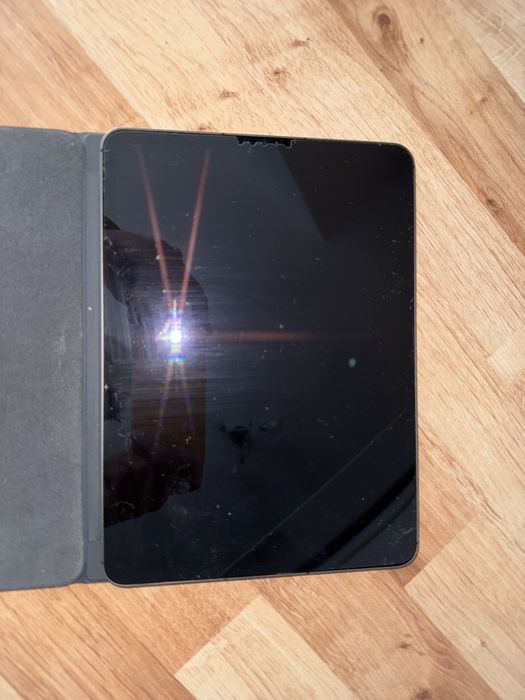 iPad Pro 11” M1 128 GB Wi-Fi + Cellular + Apple Smart Folio | Idealny stan