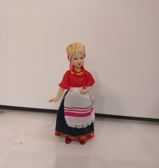 Статуетка Фарфорова