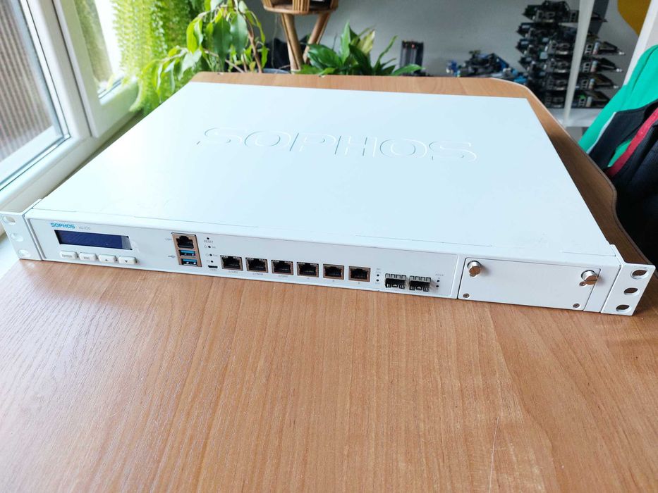 Router Firewall Sophos XG 210 (na części)