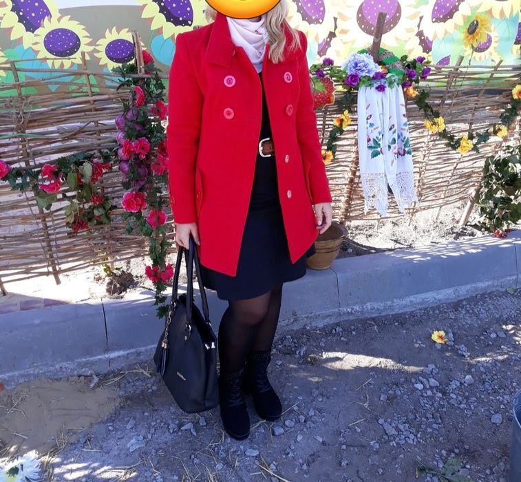 Женское пальто демисезонное.