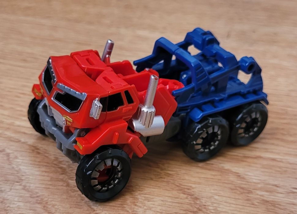 Sprzedam lub zamienię transformersa Optimus Prime!