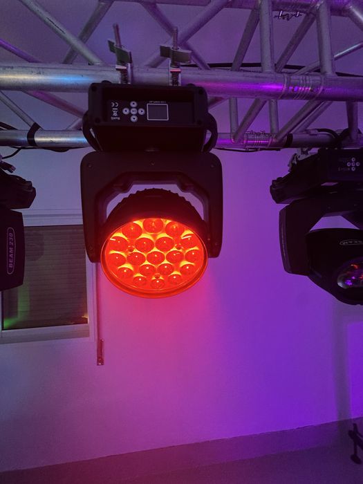 Moving head wash 19x15w mac aura