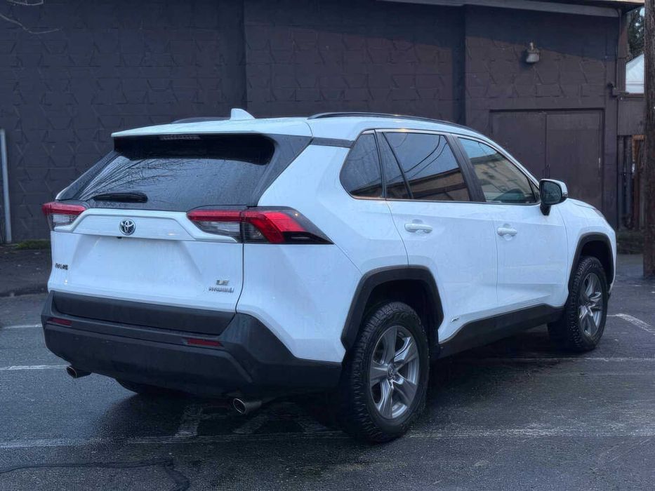 Toyota RAV4      2022