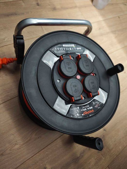 Удлинитель на катушке Dnipro-M SE4 3x1,5мм 20м