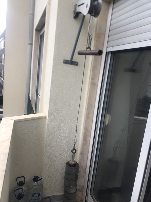 Alteres e puxador dorsal de parede