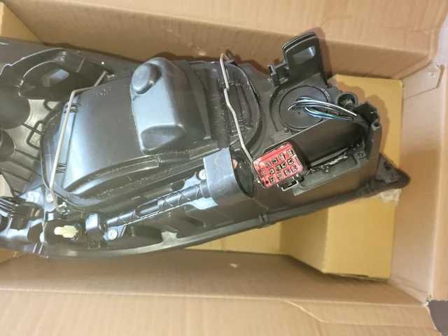 Farol para VOLVO XC60 ABAKUS esquerda e à direita