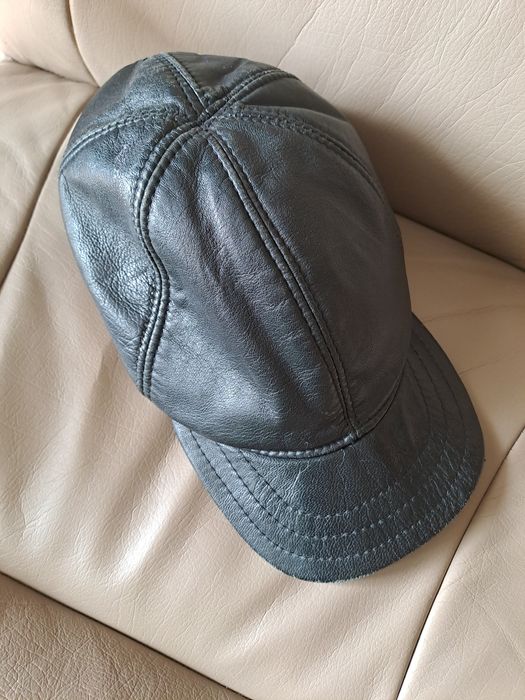 Czapka typu bejsbolówka z naturalnej skóry. Rozmiar 55/56.