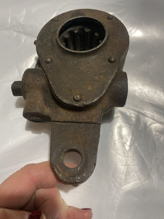 Продам поворотний кулак ( цапфа) переднього моста КАМАЗ