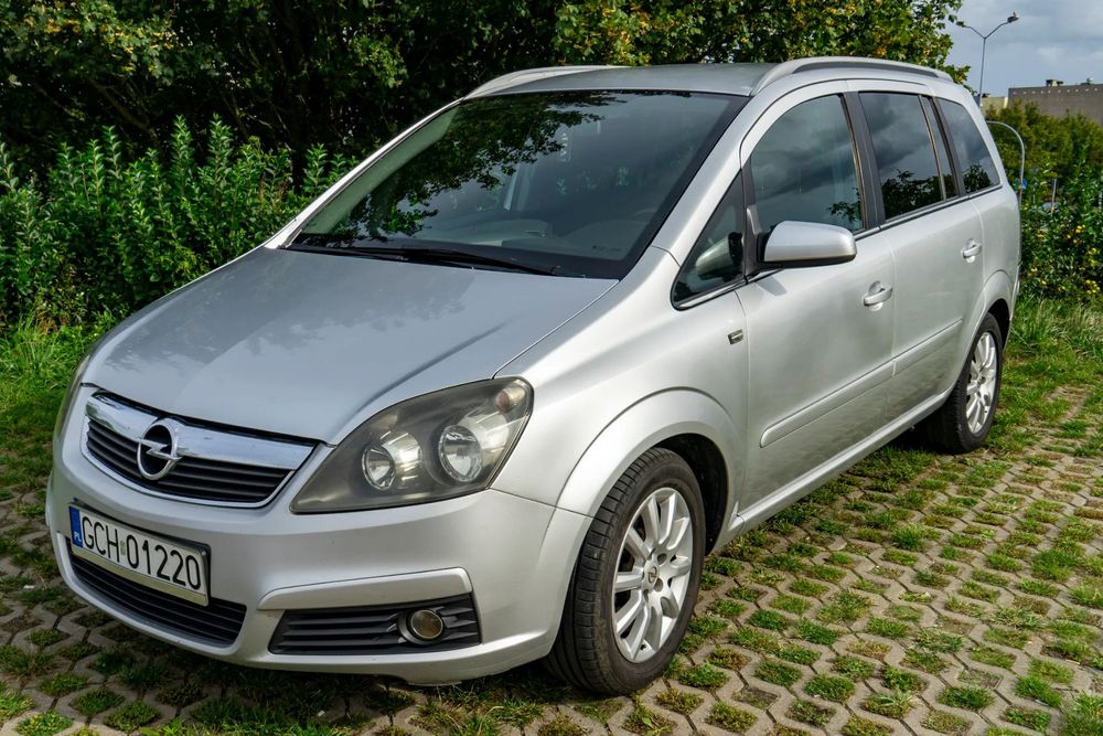 Opel Zafira Opel Zafira 1.9 CDTI - stan bardzo dobry, w pełni sprawny, bezwypadk.