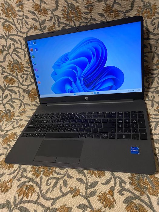 Portatil HP 250 G9