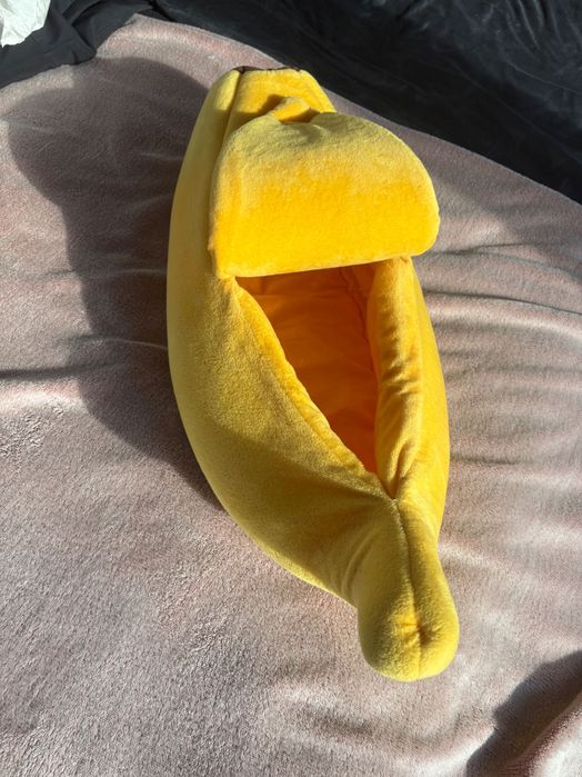 Legowisko dla kota w kształcie banana