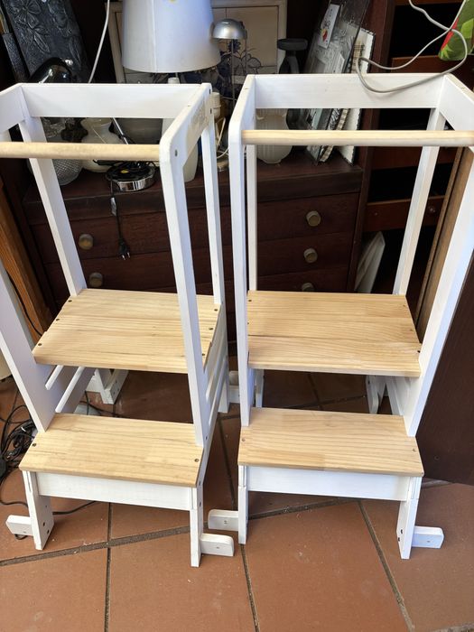 Escadinhas e suporte de crianca