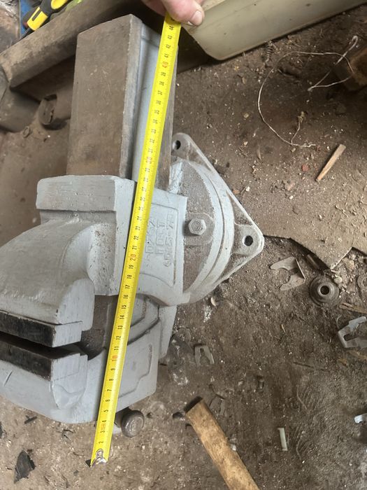 Продам тіски ідеальний стан.