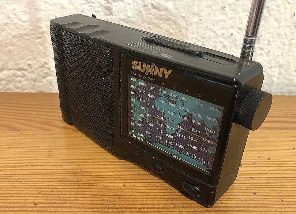 Małe tranzystorowe radio SUNNY
