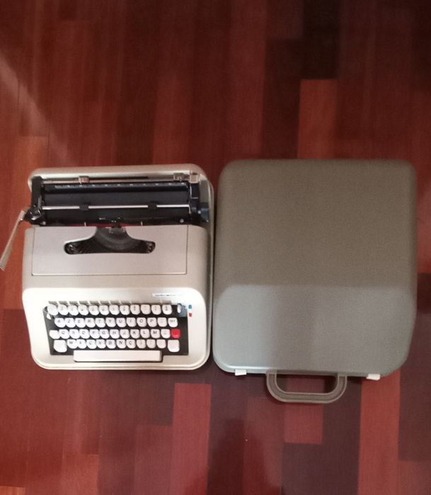 Máquina de escrever underwood 319